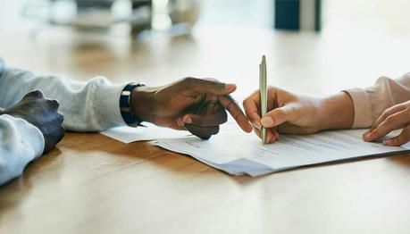 The Role of Cosigners in Student Loans: Risks and Benefits Explained